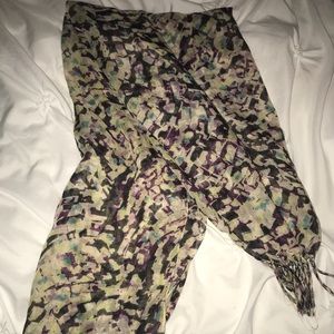 Lightweight patterned scarf